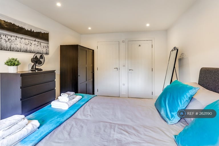 2 bedroom flat in St. James House, Canterbury, CT1 (2 bed) (#2621190)