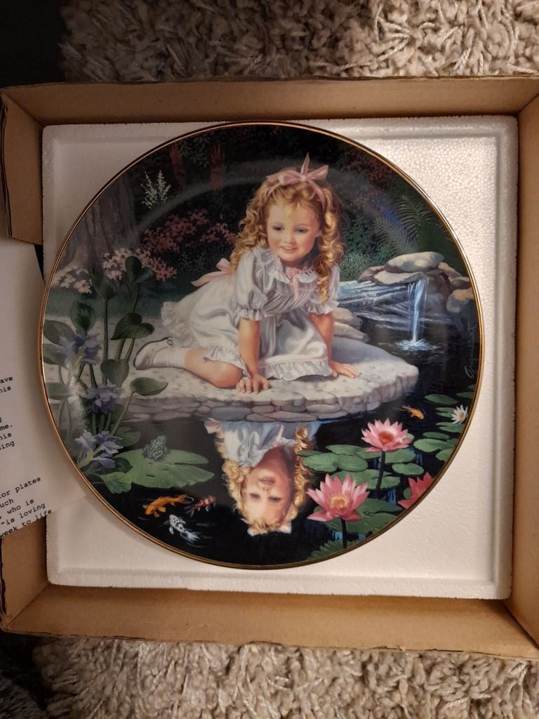 Wall plates 8 Limited Editions by Danbury Mint