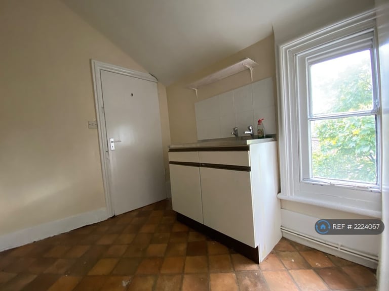 Studio flat in South Albert Road, Liverpool, L17 (#2224067)