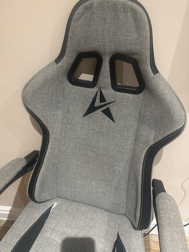 Gaming chair 