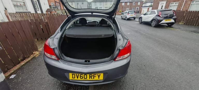 Vauxhall, INSIGNIA, Hatchback, 2010, Manual, 1796 (cc), 5 doors