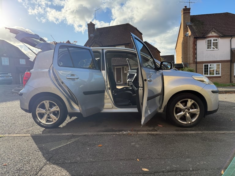 Toyota, URBAN CRUISER, Hatchback, 2010, Manual, 1329 (cc), 5 doors