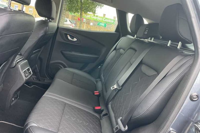 2019 Renault Kadjar 1.3 TCe Iconic SUV 5dr Petrol EDC Euro 6 (s/s) (140 ps) SUV Petrol Automatic