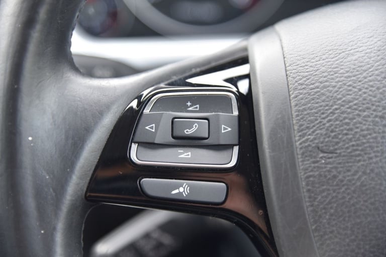 2013 Volkswagen Touareg 3.0h TSI V6 Hybrid SUV 5dr Petrol Hybrid Tiptronic 4WD Euro 5 (s/s) (333 ...