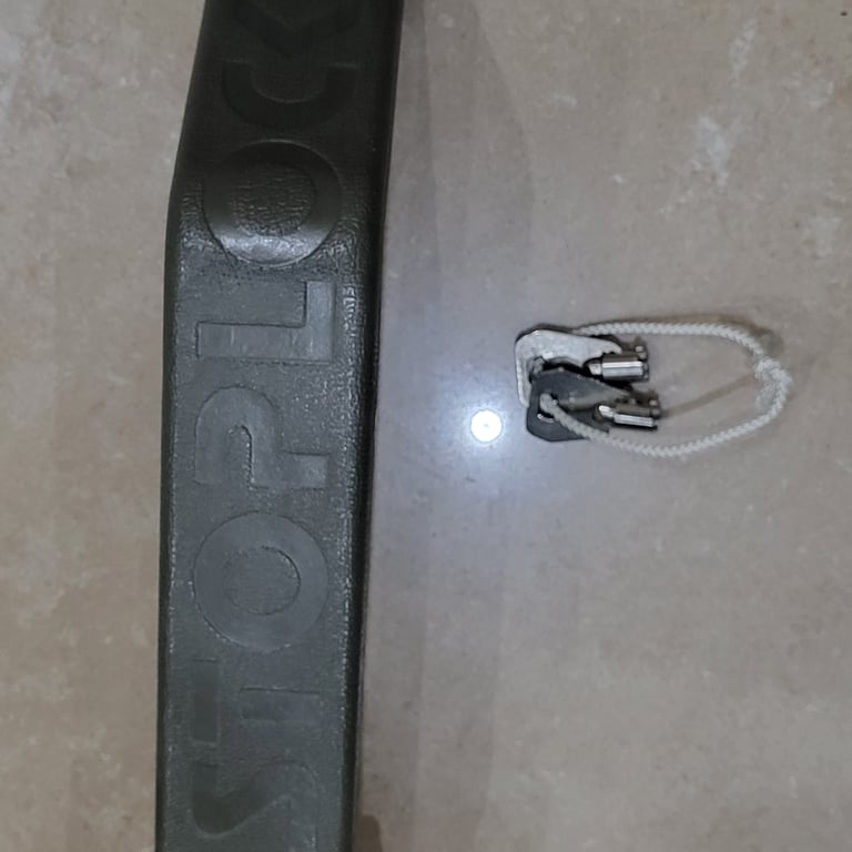 Stoplock- car anti-theft steering wheel lock