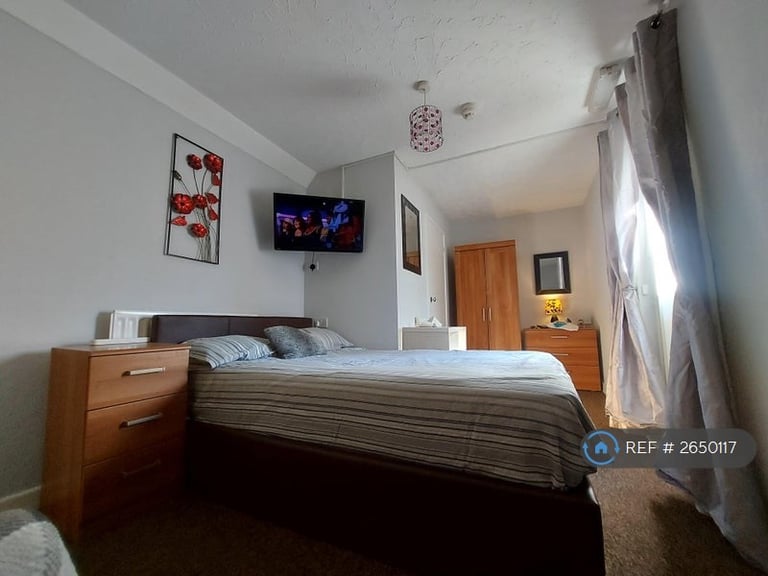 Studio flat in Furnace Lane, Telford, TF2 (#2650117)