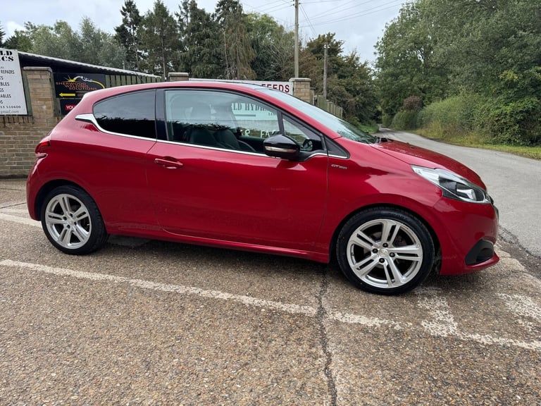 2016 Peugeot 208 1.2 Puretech Gt Line Hatchback HATCHBACK Petrol Manual