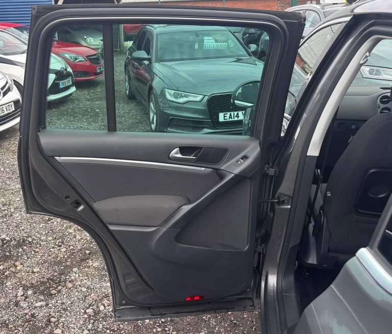 2013 Volkswagen Tiguan 2.0 TDI BlueMotion Tech Match DSG 4WD Euro 5 (s/s) 5dr ESTATE Diesel Autom...
