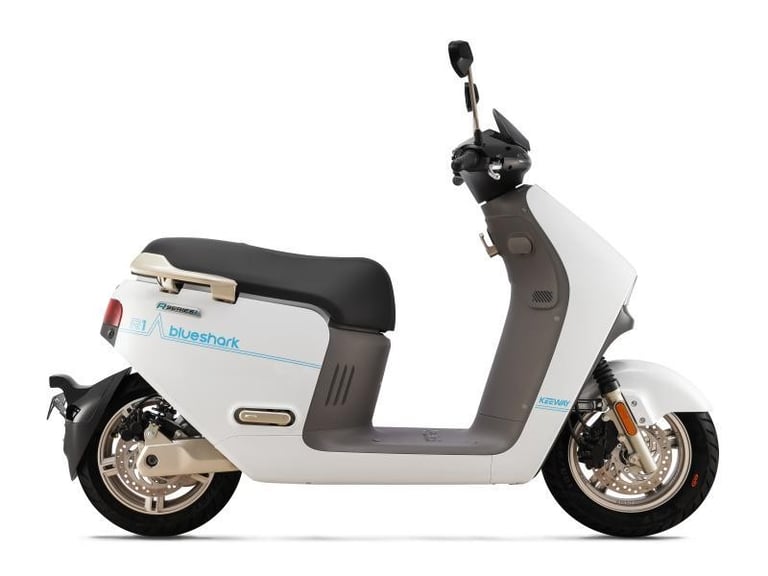 Keeway Blueshark Lite 45 - £500 off I Road Legal Electric Scooter