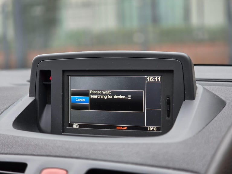 2011 Renault Megane 1.5 dCi Dynamique TomTom Euro 5 5dr HATCHBACK Diesel Manual