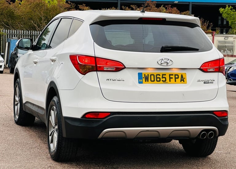 2016 Hyundai Santa Fe 2.2 CRDi SE 4WD Euro 5 5dr (5 seat) ESTATE Diesel Manual