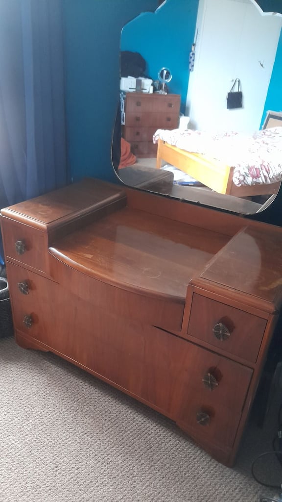 Dresser/vanity with mirror