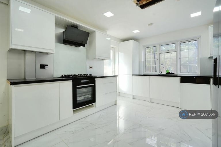 3 bedroom house in Cranborne Avenue, Maidstone, ME15 (3 bed) (#2681666)