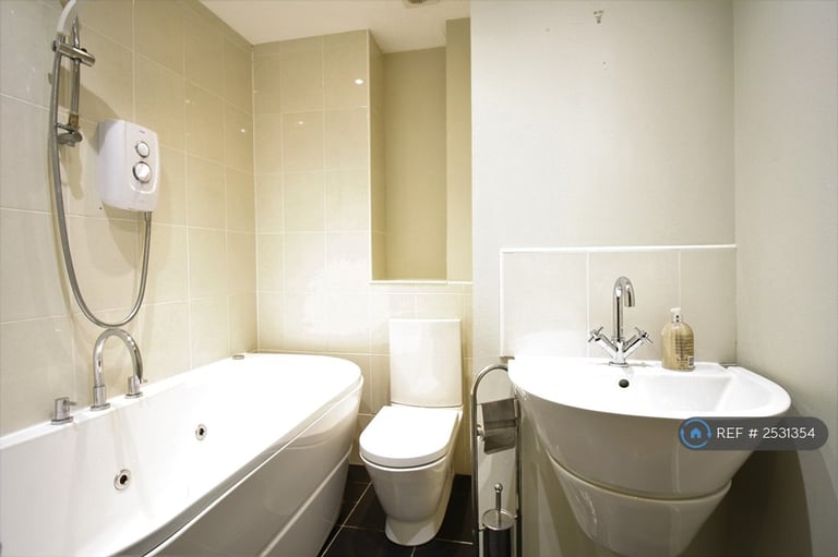 1 bedroom flat in Dalgety Road, Edinburgh, EH7 (1 bed) (#2531354)