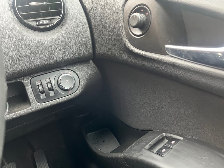 VAUXHALL MERIVA MPV 1.4 PETROL LOW MILAGE BLACK 