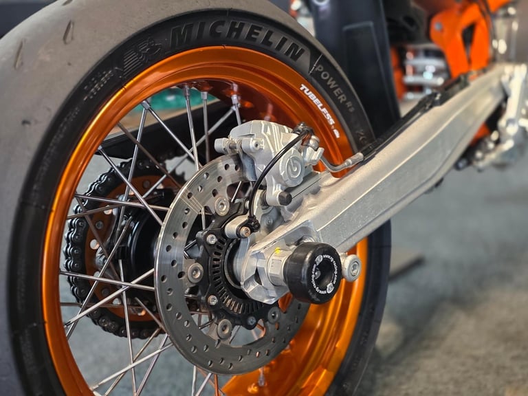 2015 KTM 690 SMC SUPER MOTO EXTRA'S 10,000 MILE'S 