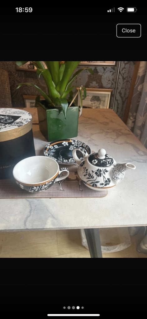 Victoria and Albert museum tea for one, boxed