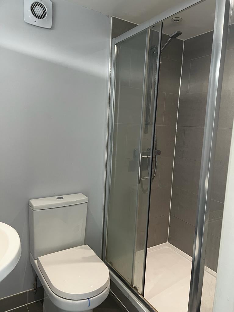 En-Suite Loft, Prime Location Airport access