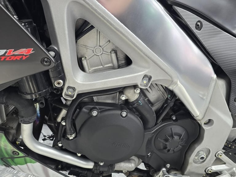 APRILIA TUONO V4 1100 FACTORY