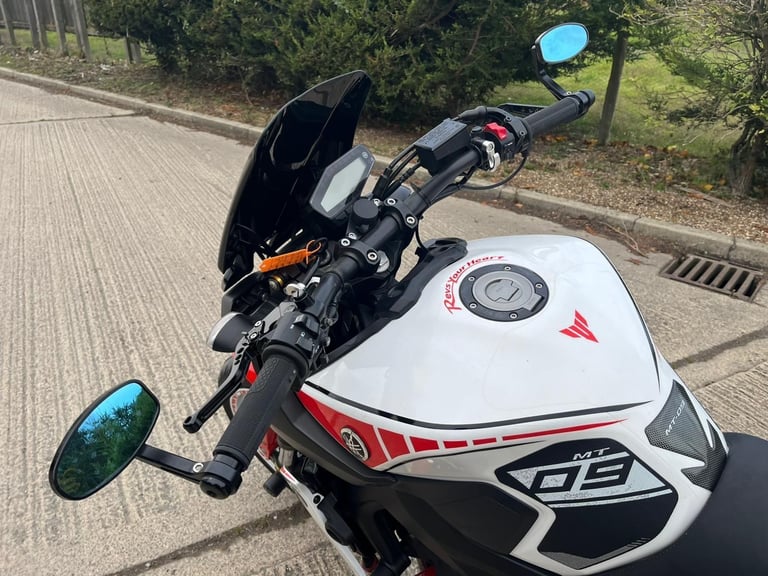 2018 18 YAMAHA MT09 ABS MT-09 STUNNING ANNIVERSARY COLOURS EXTRAS 13k MILE MT 09