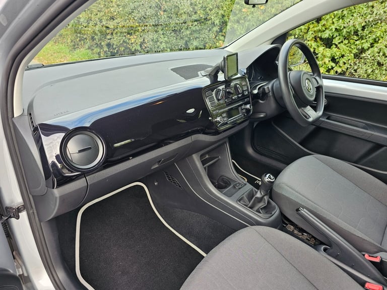 2014 Volkswagen up! 1.0 Move Up 3dr HATCHBACK Petrol Manual
