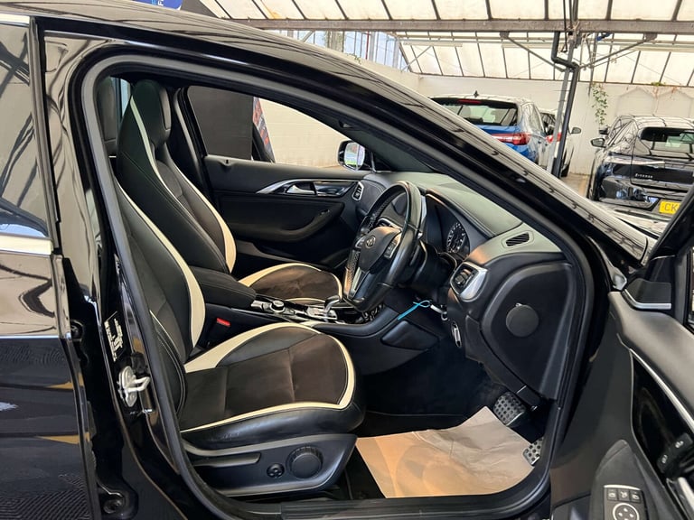 2017 Infiniti Q30 2.0 Q30 Sport AWD Auto 4WD 5dr Hatchback Petrol Automatic