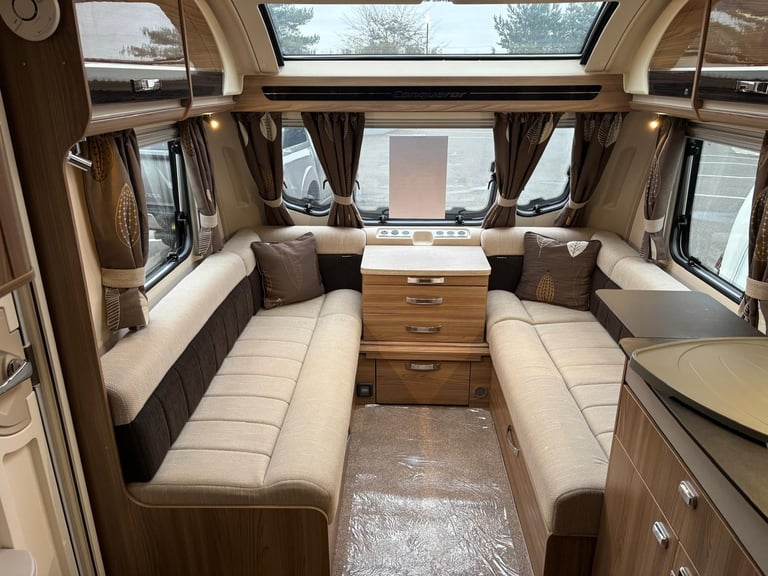 2016 SWIFT CONQUEROR 645, ISLAND BED, TALL FRIDGE, ALDE, SOLAR