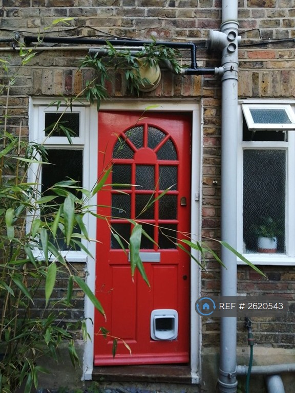 1 bedroom flat in Birkbeck Road, London, W3 (1 bed) (#2620543)