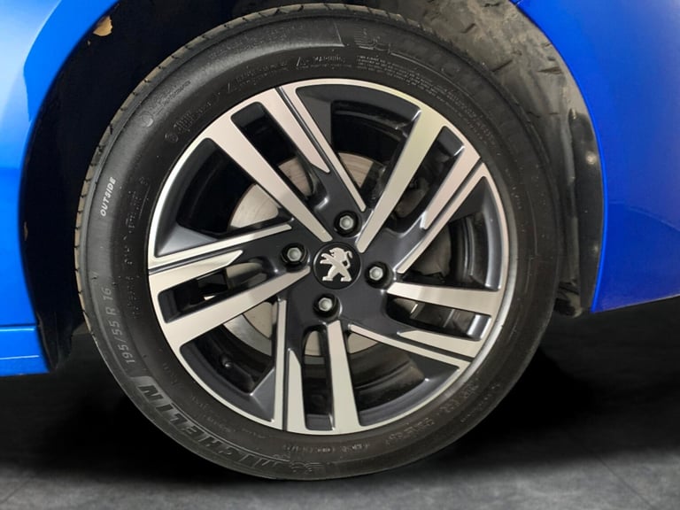 2023 Peugeot 208 1.2 PureTech 100 Allure Premium + 5dr HATCHBACK PETROL Manual