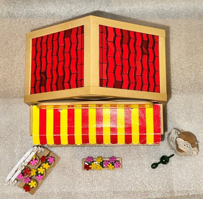 SYLVANIAN FAMILIES’ VINTAGE VILLAGE FLORIST FLOWER SHOP MAY BLOSSOM ..3180