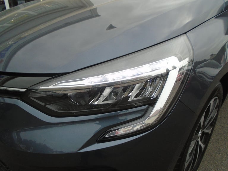 2022 Renault Clio 1.0 TCe Iconic Euro 6 (s/s) 5dr HATCHBACK Petrol Manual