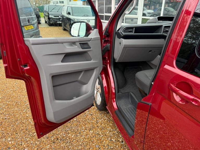 2022 Volkswagen Transporter 2.0 TDI 150 Highline Kombi Van 4MOTION WINDOW VAN DIESEL Manual