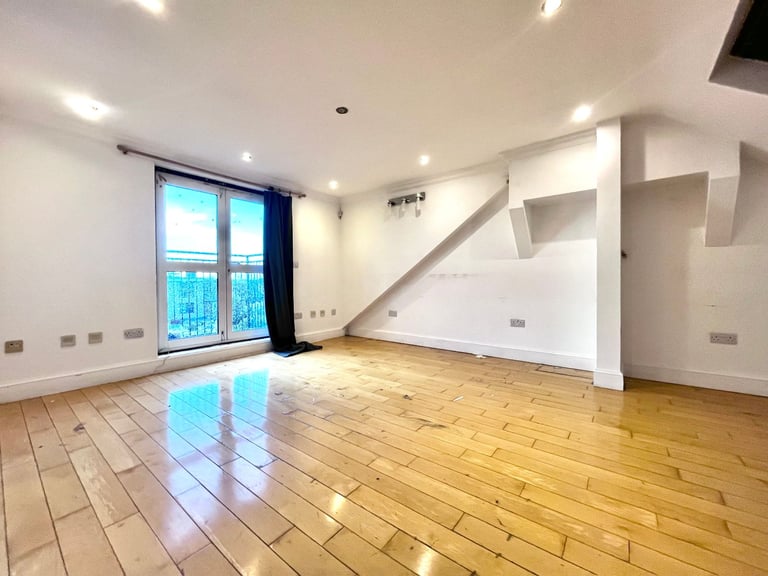 5 bed semi-detached house to rent The Vale, Cricklewood NW11 - Available Now
