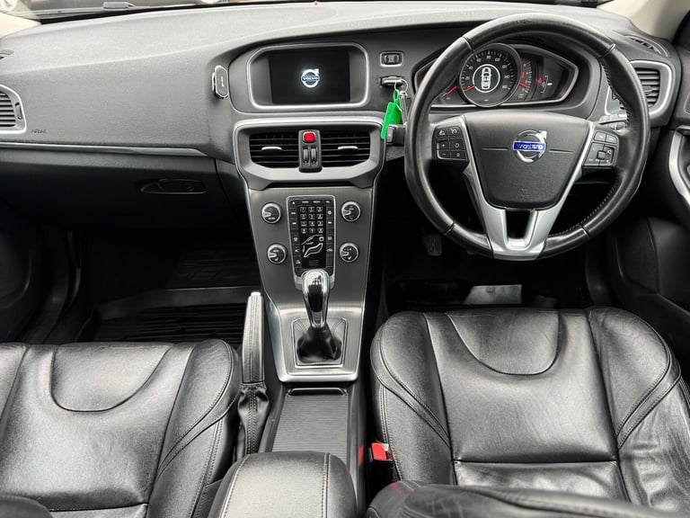2016 Volvo V40 2.0 D3 SE Lux Nav Euro 6 (s/s) 5dr HATCHBACK Diesel Manual