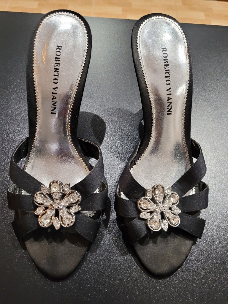 Roberto Vianni black heeled sandals