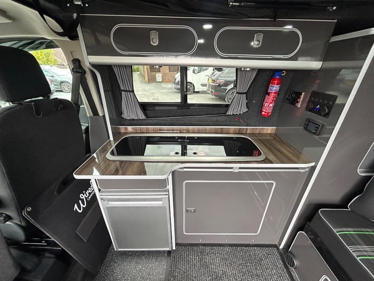 Ford Transit Custom Campervan Conversion - 2.0 300 EcoBlue Limited Ca... 2018/18