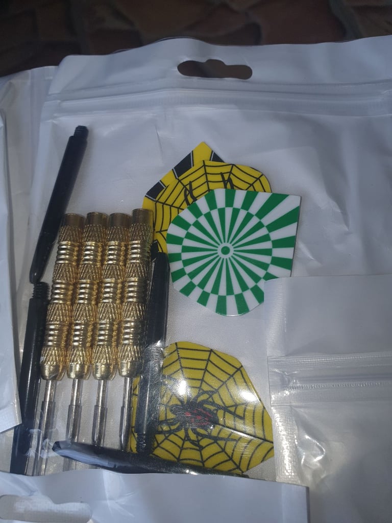 BNIP , 9 Sets Of Darts , 8 Packs With 3 Plus 1 Spare & Other 1 Black With Black Flights , Excellent 