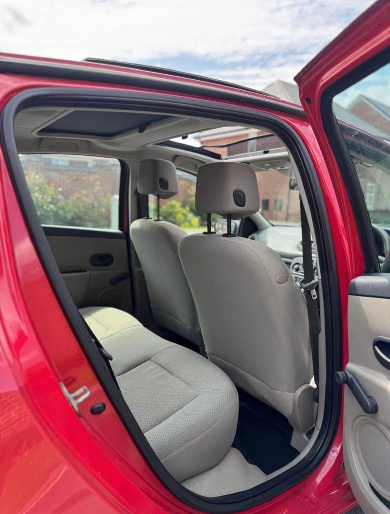 Renault, CLIO, Hatchback, 2006, Other, 1598 (cc), 5 doors