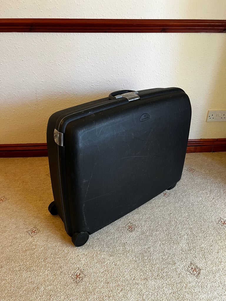 Samsonite black large size hard case luggage / suitcase 