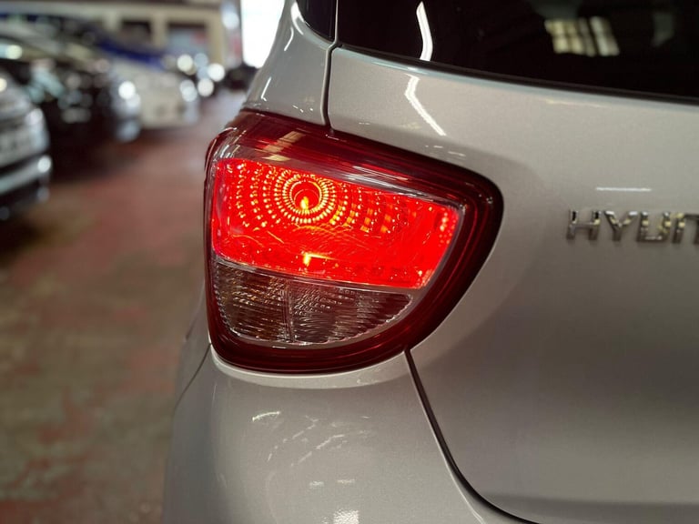 2017 Hyundai i10 1.2 Premium Euro 6 5dr HATCHBACK Petrol Manual