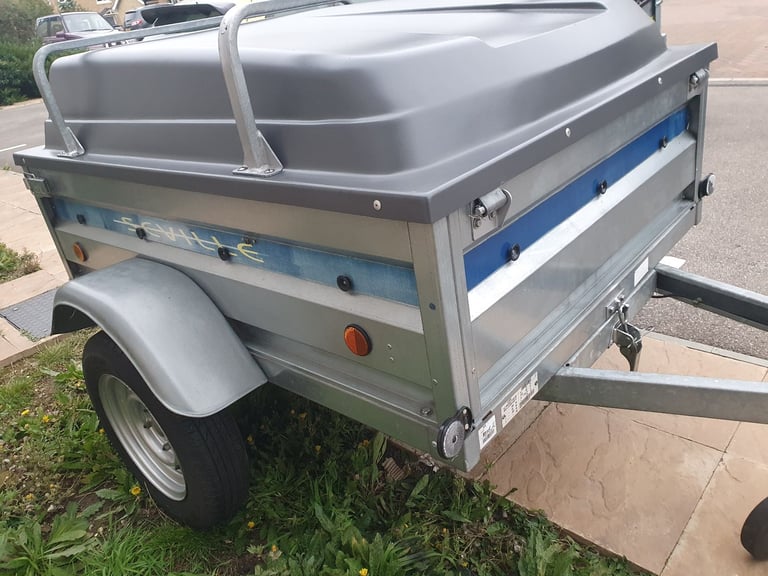 Lider Seville trailer with lockable hard top and load bars 