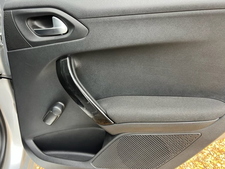 2018 Peugeot 208 1.2 PureTech Allure Hatchback 5dr Petrol EAT Euro 6 (s/s) (110 ps) Hatchback Pet...