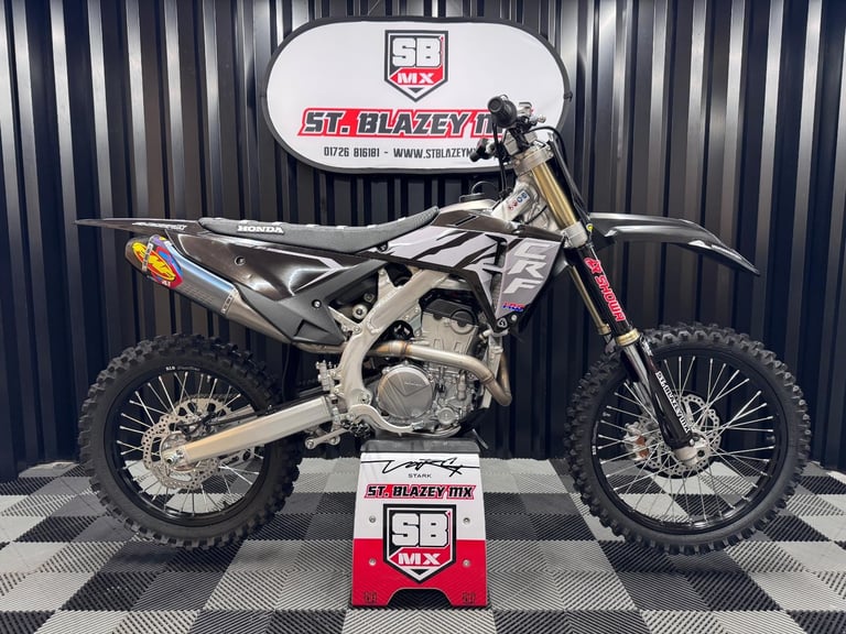 image for BRAND NEW HONDA CRF 250 RS BLACK FMF EDITION MOTO-X BIKE