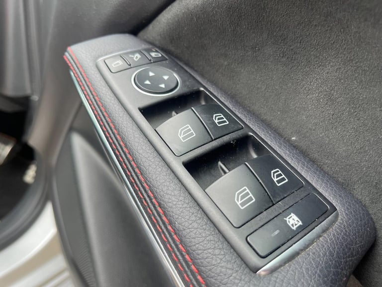 2018 MERCEDES-BENZ A180D AMG LINE 1 OWNER FULL SERVICE HISTORY LOW MILES