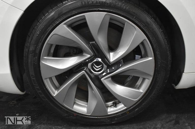2014 Citroen DS5 2.0 h e-HDi Airdream DSport Hatchback 5dr Diesel Hybrid EGS6 4WD Euro 5 (s/ Hatc...