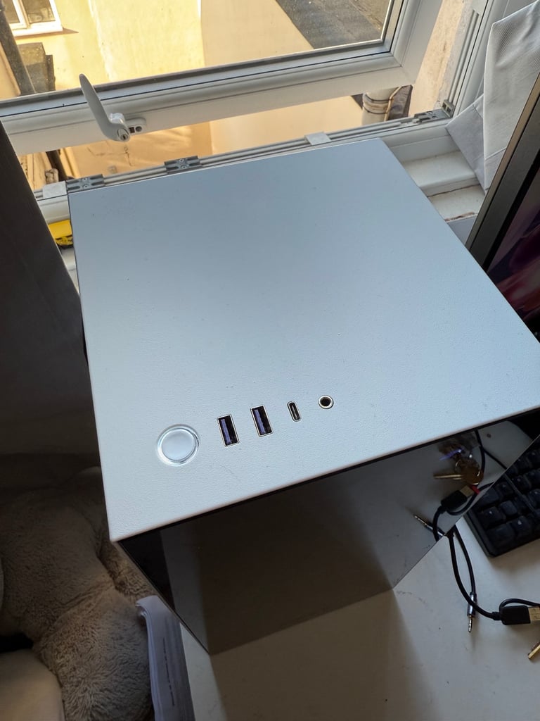 RTX4080 Super ITX Gaming PC - Ryzen 7800X3D, 32GB DDR5 6200... 