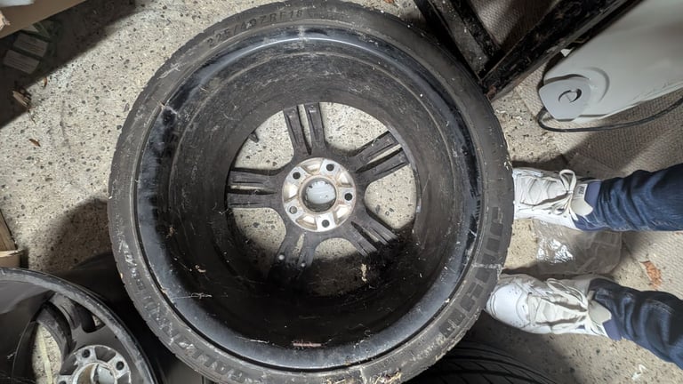 BMW 320 5 rims 4 tyres 2012 