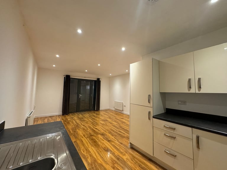 Stylish One-Bedroom Apartment – Imperial Drive, Rayners Lane, Harrow, HA2 