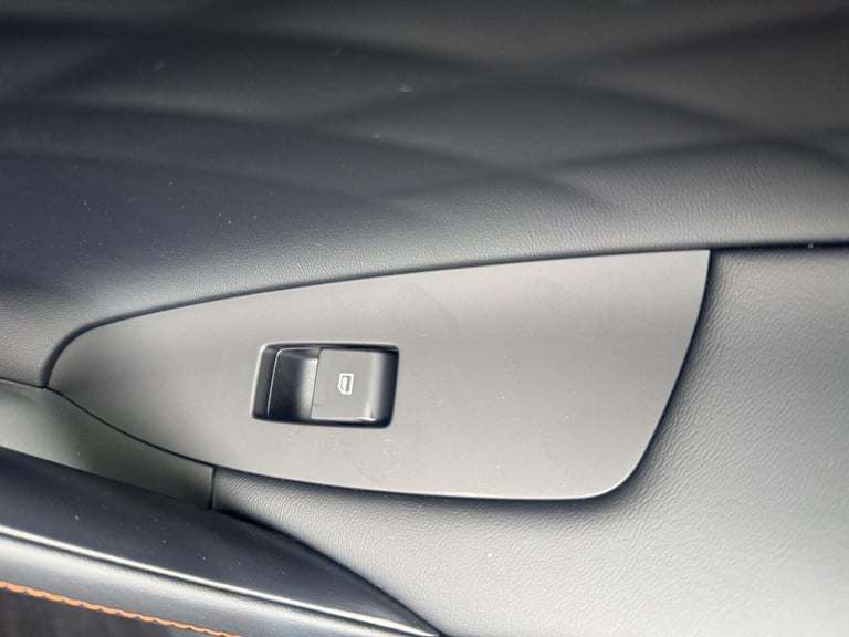 2025 MG MG HS 1.5 Hybrid+ Trophy SUV 5dr Petrol Hybrid Auto Euro 6 (s/s) (224 ps) ESTATE Petrol/E...