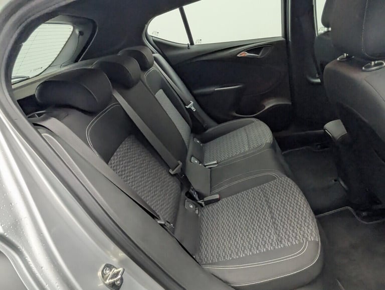 2016 Vauxhall Astra 1.6 CDTi BlueInjection SRi Hatchback 5dr Diesel Auto Euro 6 (136 ps) TINTED H...